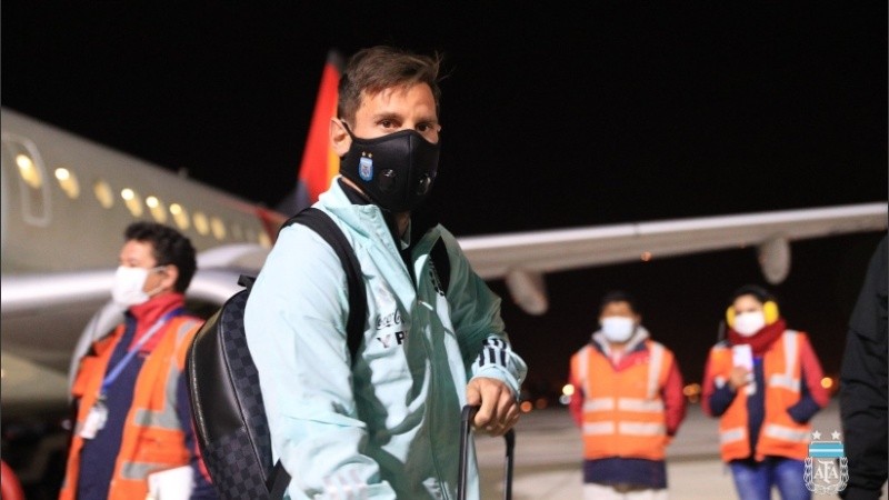 Lionel Messi al llegar a La Paz, donde Argentina jugará este martes.