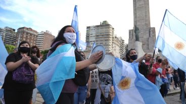 Desde las 17 los manifestantes se concentraron en la costa central.
