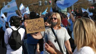 Desde las 17 los manifestantes se concentraron en la costa central.
