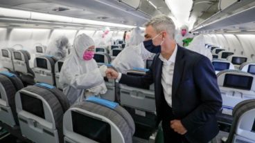 El Ministerio de Transporte definió que sea cada provincia la que habilite el ingreso de micros y aviones.