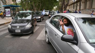 Postales de la caravana peronista este sábado 17 de octubre por las calles de Rosario.