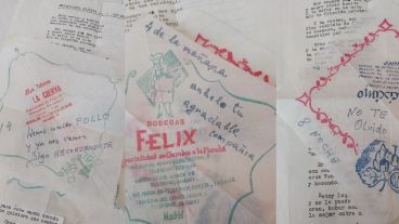 Las cartas eran enviadas por servicio postal.