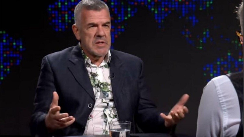 Chumpitaz fue uno de los diputados que lo denunció en sus redes sociales.