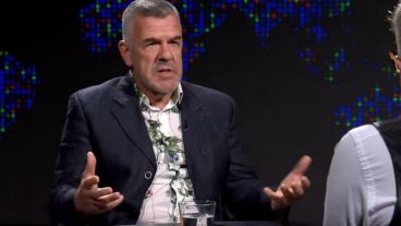 Chumpitaz fue uno de los diputados que lo denunció en sus redes sociales.