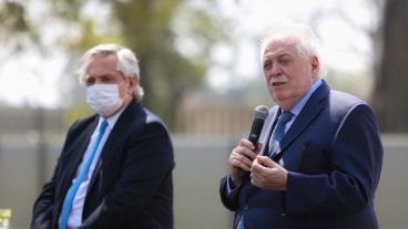 El ministro de Salud le puso fecha a una posible vacunación masiva contra el covid-19.