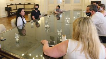 La familia del ex concejal asesinado se encontró con el intendente de Rosario.