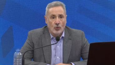 El ministro durante la conferencia de prensa de este lunes.