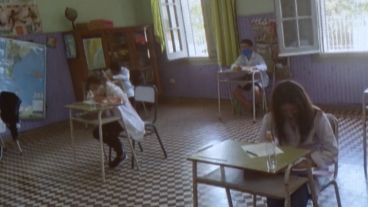 Los chicos regresaron así a clases.