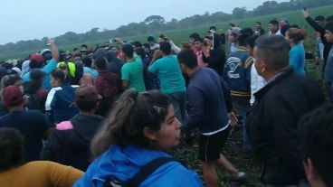 Los vecinos golpearon al sospechoso hasta matarlo.