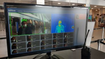 El detector de temperatura que funcionará en el aeropuerto de Rosario.