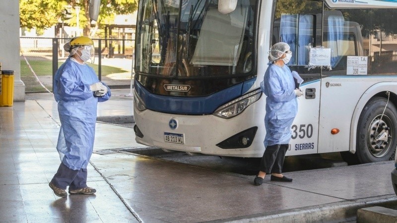 Los colectivos serán solo para los esenciales y para quienes deban realizar tratamientos médicos.