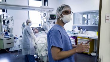 La ocupación de camas críticas es de 64,4% a nivel nacional.