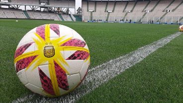 Vuelve el fútbol en Argentina con más preguntas que certezas.