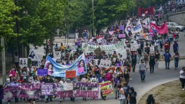 El aberrante caso se dio en medio de un clima crispado y marchas casi a diario contra los femicidios y la violencia machista.