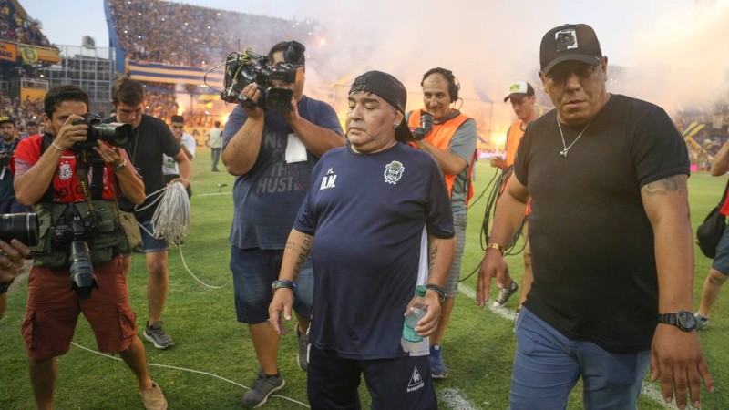 La visita de Maradona al Gigante de Arroyito como DT de Gimnasia. (Alan Monzón/Rosario3)