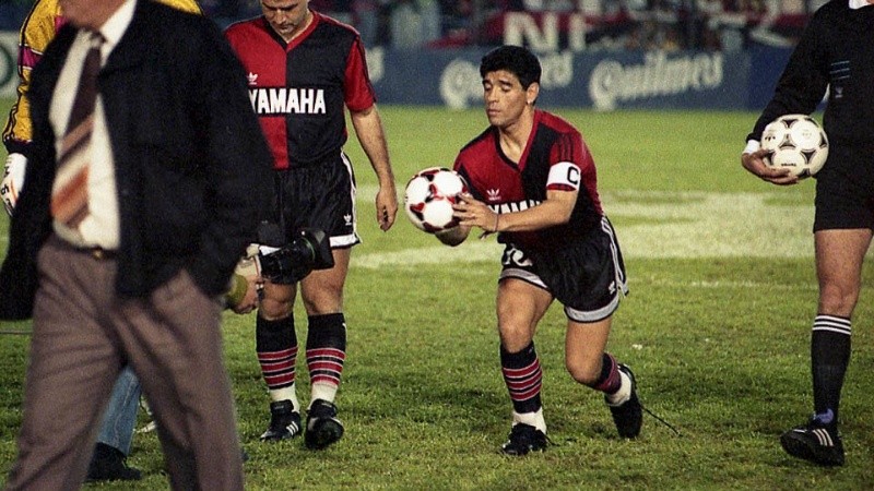 Una postal de Diego en el partido frente al Emelec. (Foto: Carlos Ronga)
