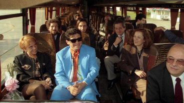 El 13 de septiembre de 1993 Maradona llega en avión al aeropuerto de Rosario. (Foto: Carlos Ronga)