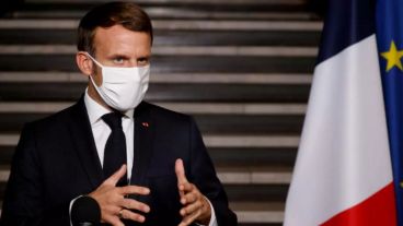 Emmanuel Macron confinó a Francia hasta el 1° de diciembre.