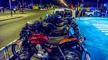Los controles se realizaron durante la noche en distintos puntos de la ciudad.