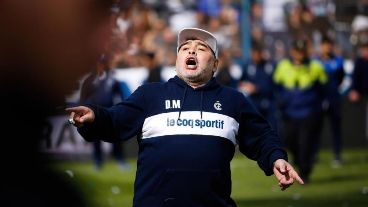 El Lobo y el Patrón rompieron el hielo después de la larga inactividad y festejó Maradona