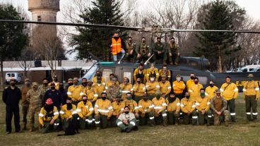 Los grupos de brigadistas fueron conformados por policías, bomberos, militares y guardaparques.