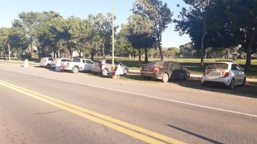 Seis autos y una moto fueron secuestrados en el operativo policial.