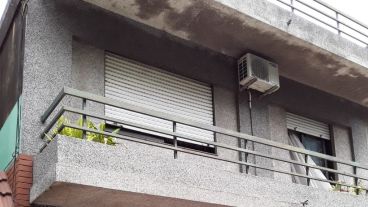 La vivienda es una planta alta de calle Cerrito.