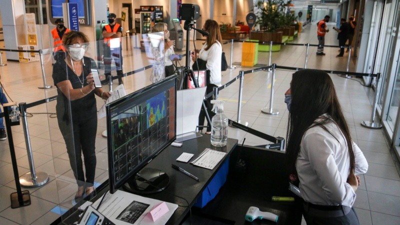 Así fue el regreso de los vuelos al aeropuerto de Rosario.