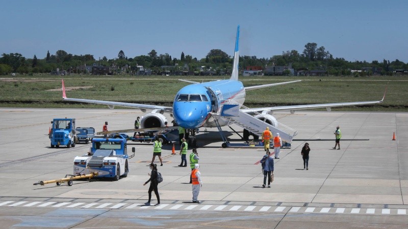 Así fue el regreso de los vuelos al aeropuerto de Rosario.
