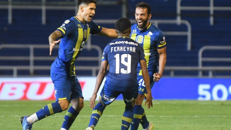 Lucas Gamba le dio el triunfo al canalla a seis minutos del final 