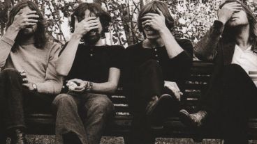 Wright, Mason, Waters y Gilmour. "Hands Over Eyes", foto tomada por Storm Thorgerson en 1971.
