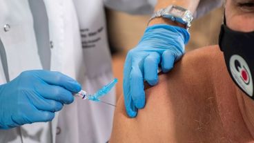 Pfizer aplicará gratis la vacuna a los voluntarios que recibieron placebos.