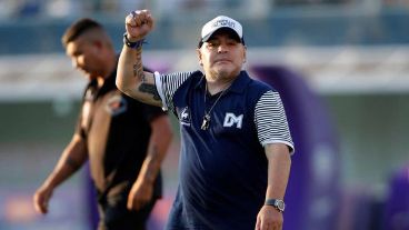 Maradona será sometido a una intervención quirúrgica este martes
