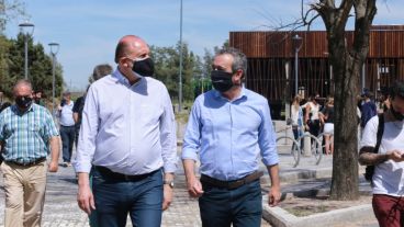 Perotti y Javkin esta mañana en el bosque de los Constituyentes.