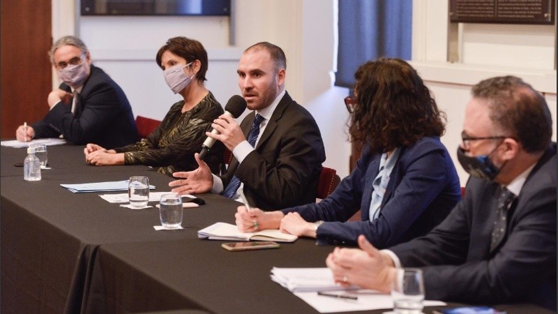 Guzmán con empresarios del Consejo Agroindustrial.