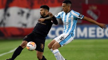 Romero ante Cabral, en el encuentro de ida. Esta noche juegan 21.30.