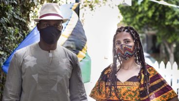 Con su mujer Florencia y sus hijos crearon la Asociación Civil de Tanzania.