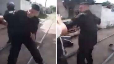 Los agentes recibieron patadas y manotazos de parte de los vecinos que defendían a los jóvenes perseguidos.