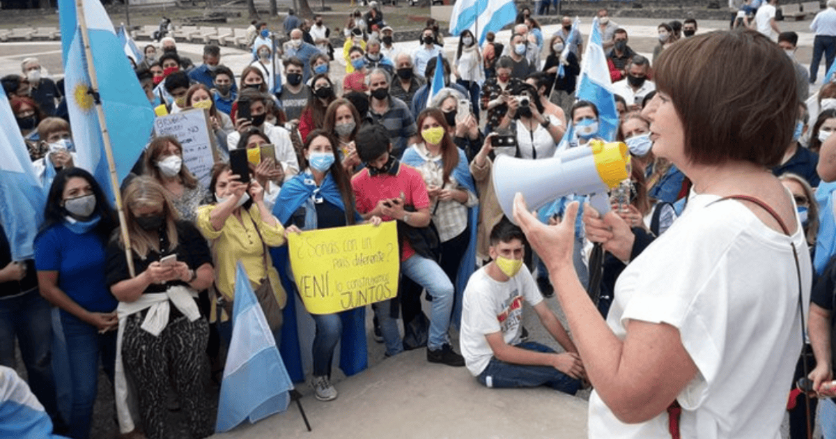 Patricia Bullrich viajó a la marcha de Córdoba con pasajes del Senado y ...