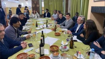 Váldez en el encuentro del fin de semana pasado con el presidente y Evo Morales, entre otros.