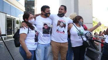 La emoción de la familia de David Campos, una de las víctimas.