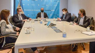 Producto de la pandemia, la economía argentina tiene un significativo exceso de pesos, señalaron desde el FMI.