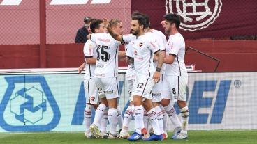 Newell's volvió a sonreir. La Lepra ganó con autoridad en La Fortaleza de Lanús.