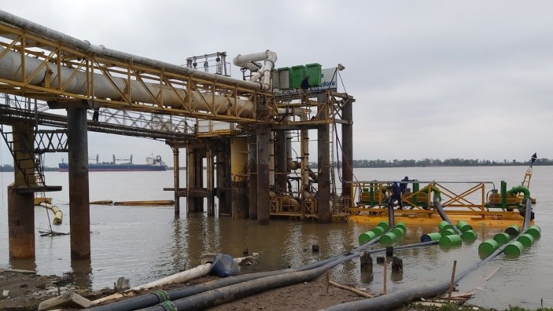 Assa busca recuperar capacidad de captación de agua de la toma en el río Paraná.