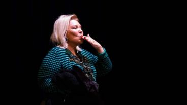 "Líder se nace, no se hace. Ahora, los liderazgos sí se pueden destruir", lanzó.