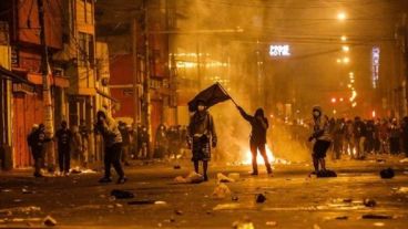 Hubo dos muertes durante la represión en la madrugada de Lima.