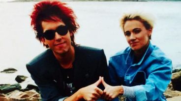 "La encontré perdida en algún lugar. Hicimos una nueva mezcla y creo que suena genial", dijo Per Gessle sobre la canción.