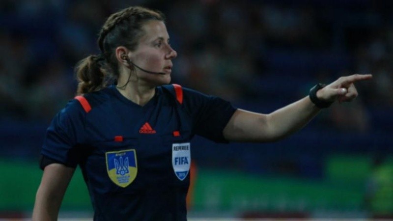  Katerina Monzul, ya había dirigido la final del Mundial femenino de 2015.