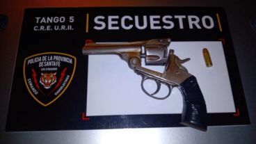 El arma secuestrada.