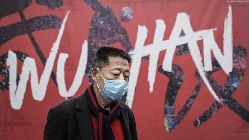 El primer caso de coronavirus se dio en Wuhan el 17 de noviembre de 2019